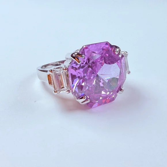 Amethyst Purple 13.5 CT Cubic Zirconia Grand Sterling Silver 925 Vintage Ring - Picture 6 of 12